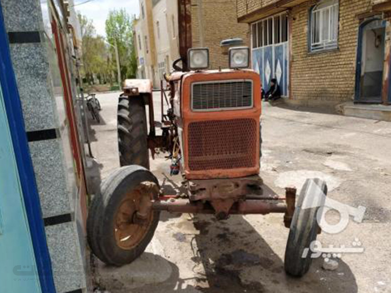 فروش تراکتور رومانی کارکرده تمیز در کردستان